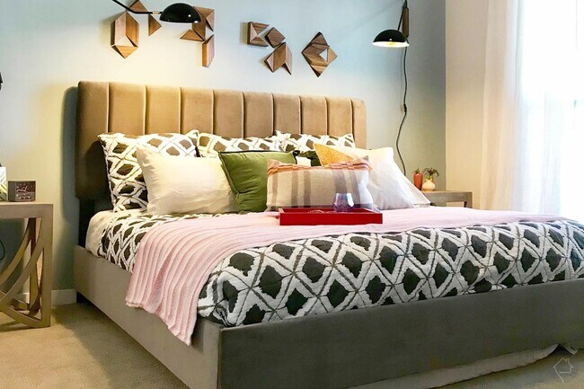 Building Photo - 10300 S I-35 Frontage Rd