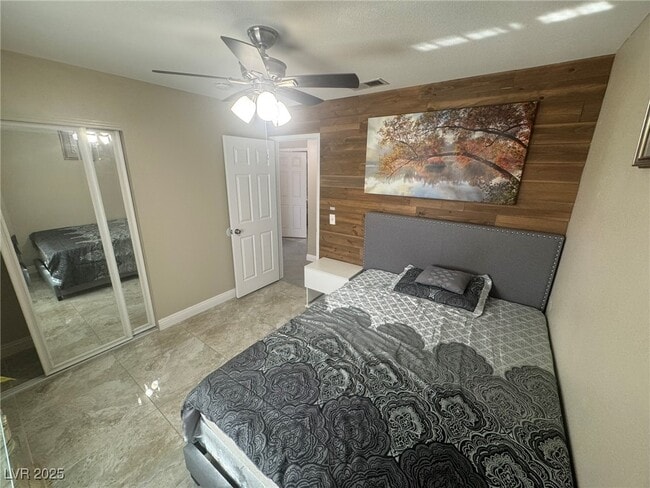 Building Photo - 6224 Miraloma St