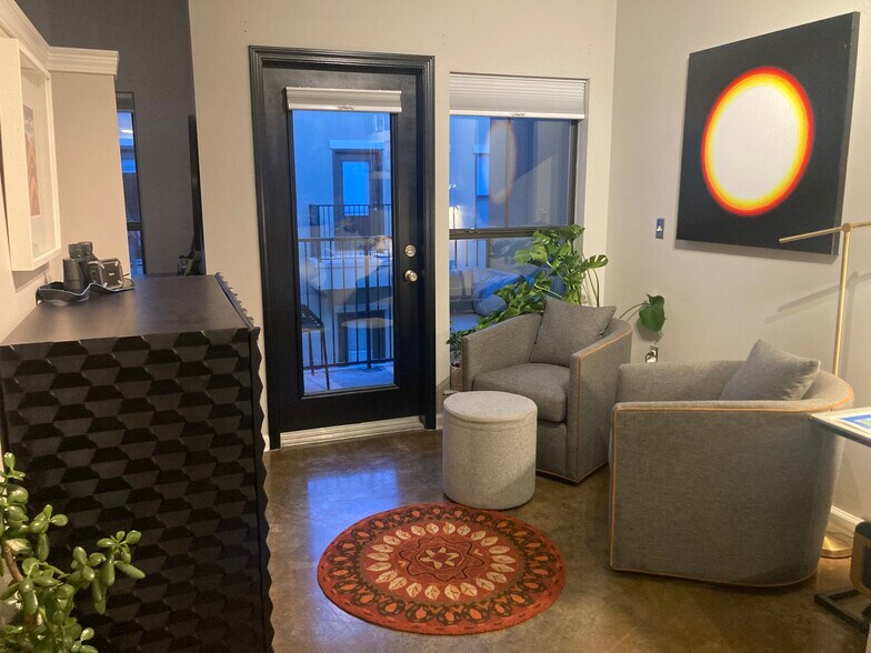 Building Photo - 1803 Broadway