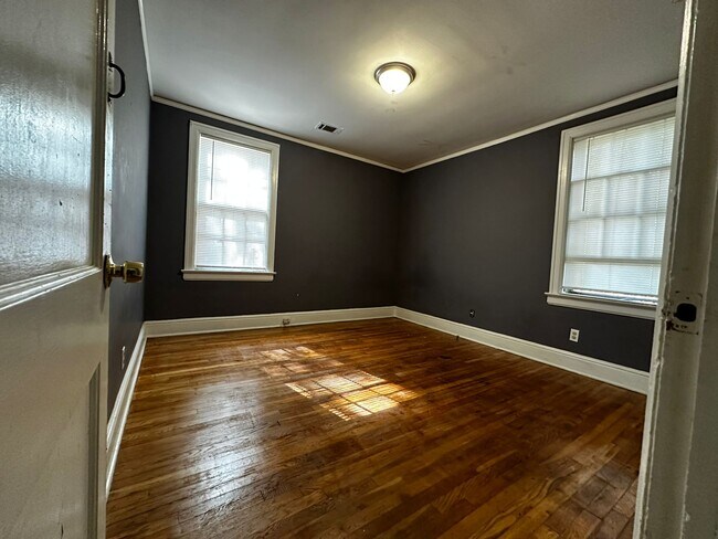 Building Photo - 2514 Greenville St