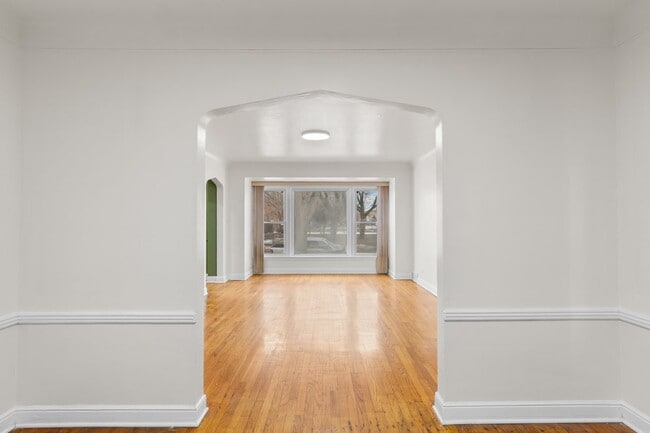 Building Photo - 8142 S Yates Blvd