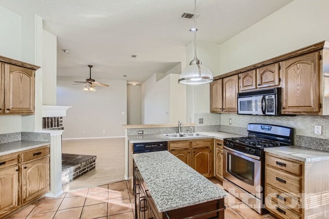 Building Photo - 612 W Andersonville Ln