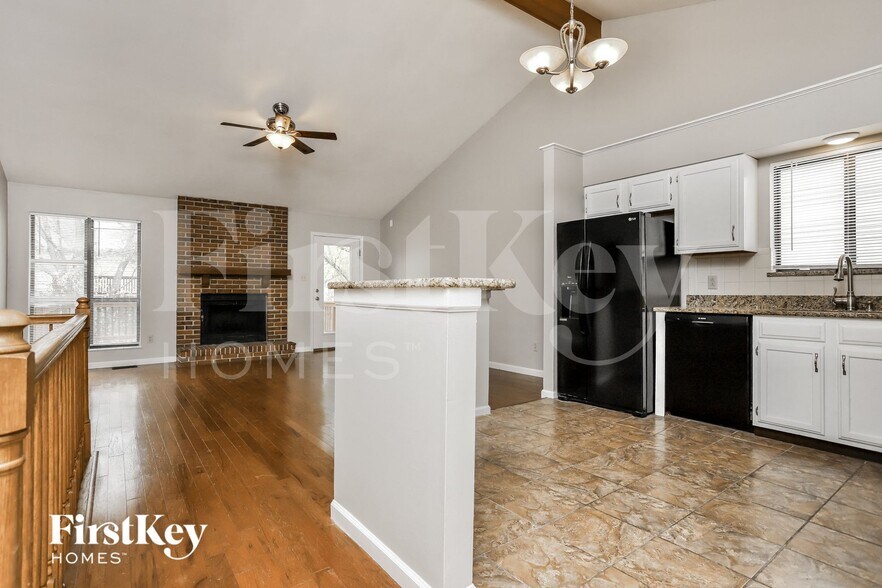 Building Photo - 221 Brookmont Farm Ct