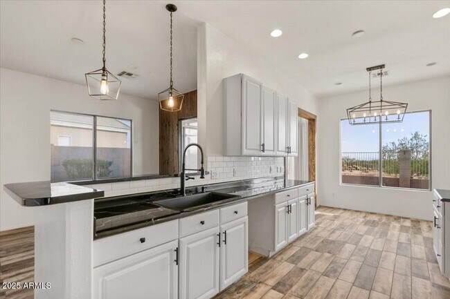 Building Photo - 4615 E Prickly Pear Trail