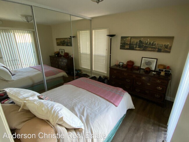 Building Photo - 2 br, 2 bath House - 1021 Via Tornasol