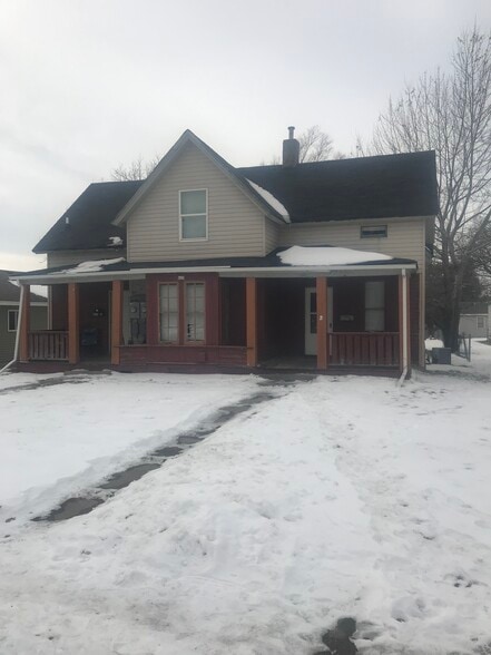 Front - 625 14th Ave