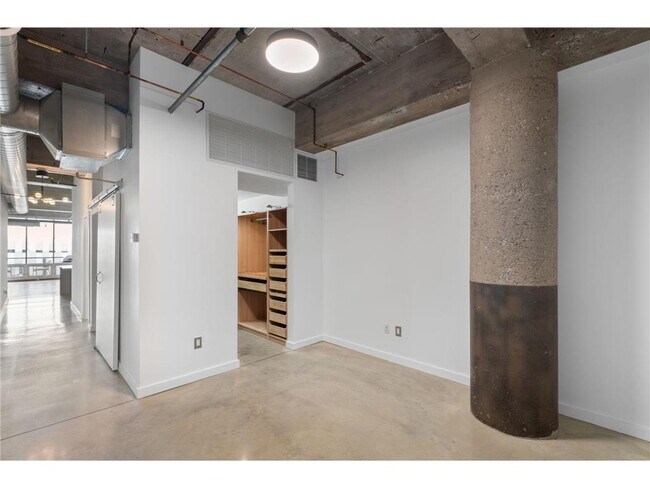 Building Photo - 901 N 3rd St