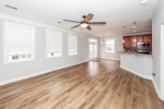 Building Photo - 4 Bedroom, 2.5 Bathroom Home in Reminisce ...