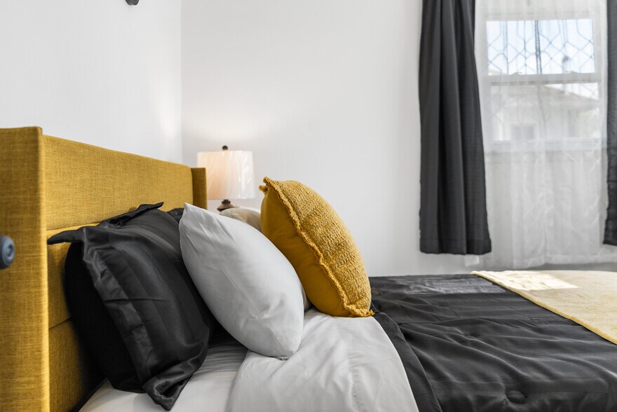 Building Photo - 124 S 9th St