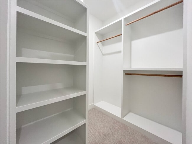 Building Photo - 326 Eastwood St