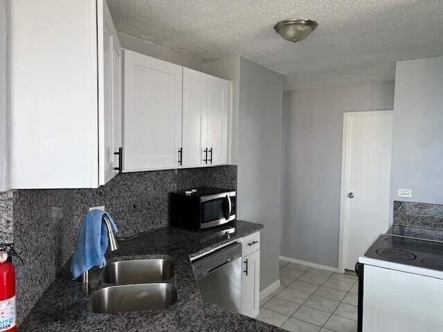 Building Photo - 5100 N Marine Dr