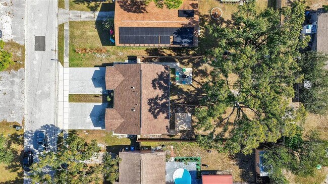 Building Photo - 3118 Pine Tree Ave