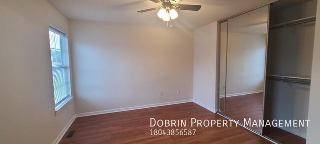 Building Photo - Renovated 5BD: Open floor plan - BLOCKS FR...