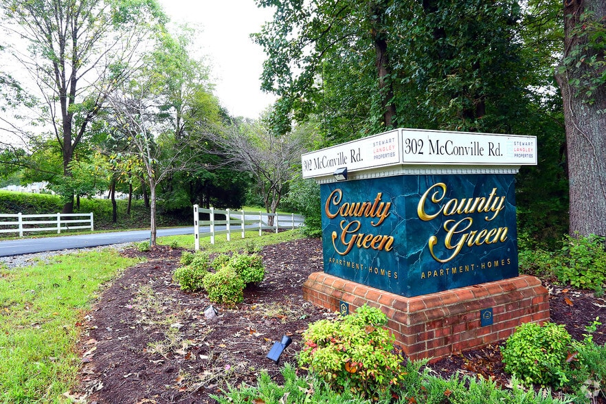 County Green Apartment Homes 401 Kerry Ln Lynchburg VA 24502