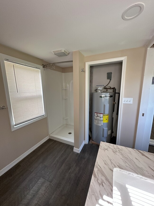 Building Photo - 2273 S County Line Rd