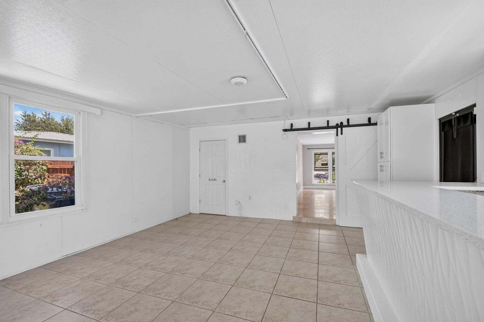 Building Photo - 907 Wright Dr