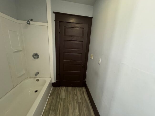 Building Photo - 1003 Main-E