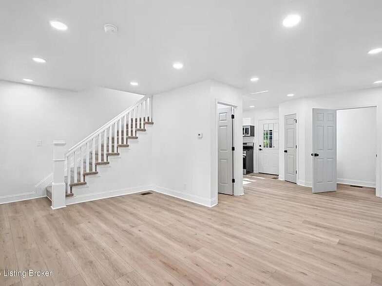 Building Photo - 551 Denmark St