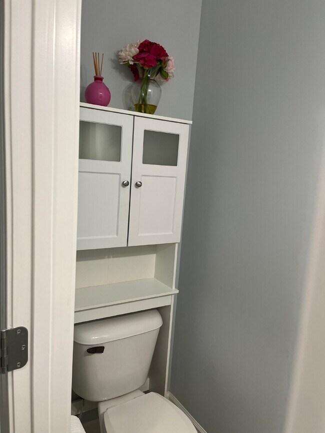 Building Photo - 6050 Sanmar Dr