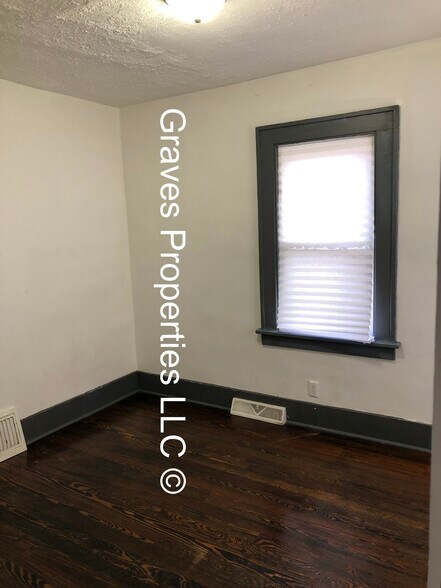 Building Photo - 1629 Michigan st