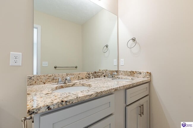 Building Photo - 305 Breckinridge Cir