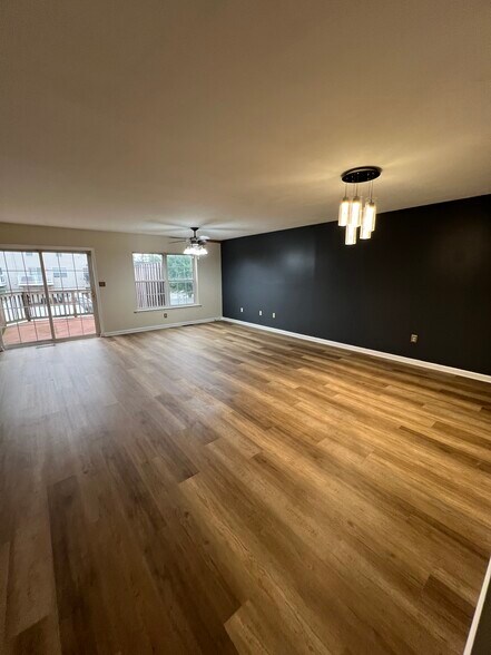 Living room - 2627 Chestnut Ln