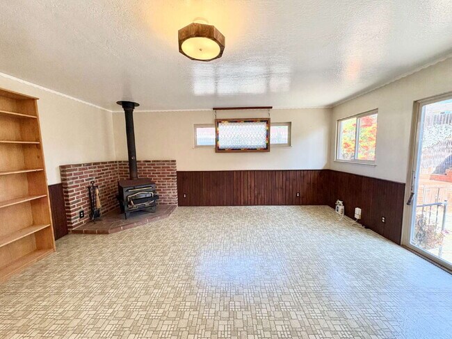 Building Photo - Peaceful Charmer Single-Story Retreat in Vallejo