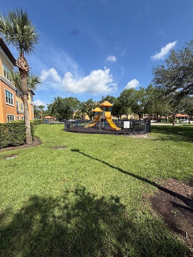 Building Photo - Furnished Resort Style Condo with Lake View