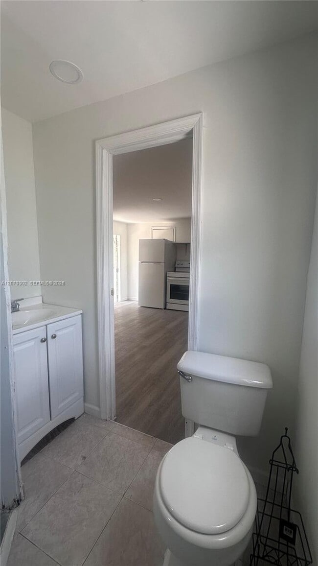Building Photo - 11942 Anchorage Way