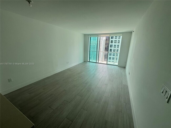 Primary Photo - 500 Brickell Ave