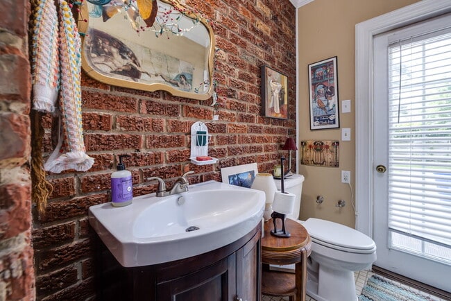 Building Photo - Historic Charm Meets Modern Comfort: Your Downtown Oasis Awaits!