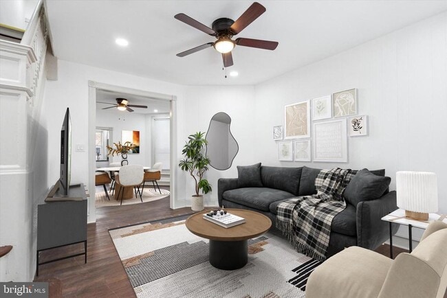 Building Photo - 5551 Addison St