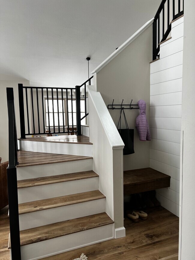 Building Photo - 4215 Cromwell Ct