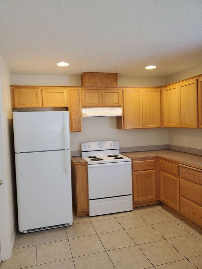 Building Photo - 460 Laguna Dr