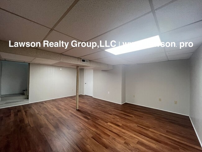 Building Photo - Charming and Clean- Hollins Three Bedroom ...