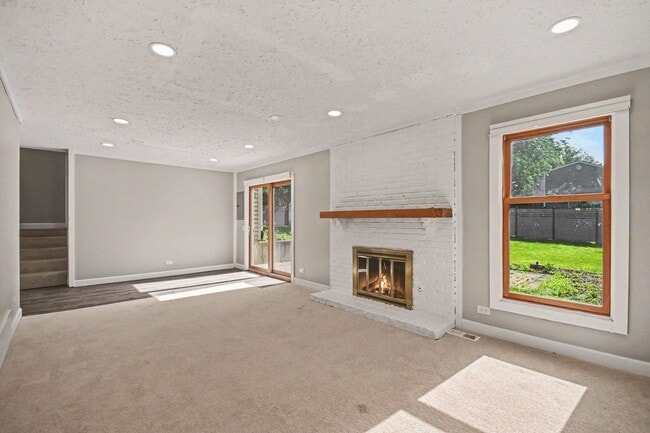 Building Photo - 5195 Castaway Ln