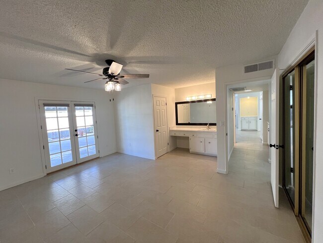 Building Photo - 7415 Hooper Ave