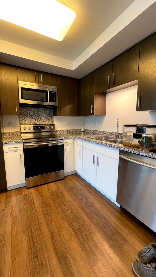 Building Photo - Unbeatable location in Kakaako/Ward Village areas -  2 Bed 2 Bath 1 Parking