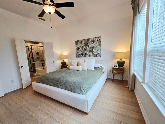 Building Photo - Coming Soon! Stunning 4 Bed 2 Bath on Almost an Acre in Flint!