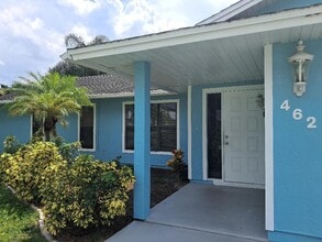 Building Photo - 462 SW Dalton Cir