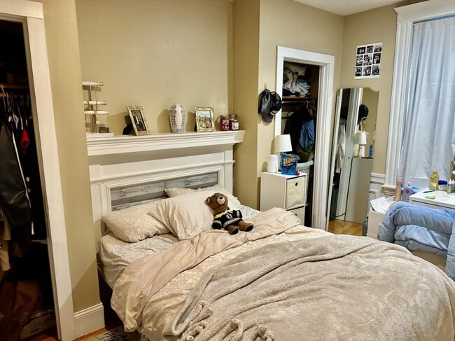 Building Photo - 4 bedroom in Brookline MA 02446
