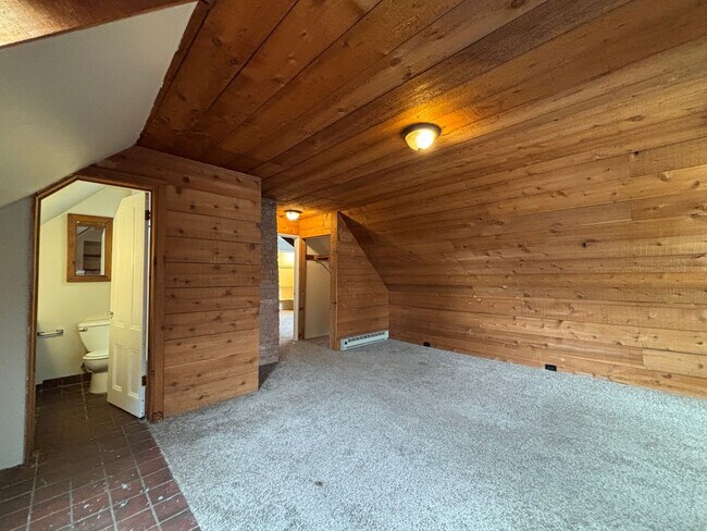 Building Photo - 27 Vick Park B