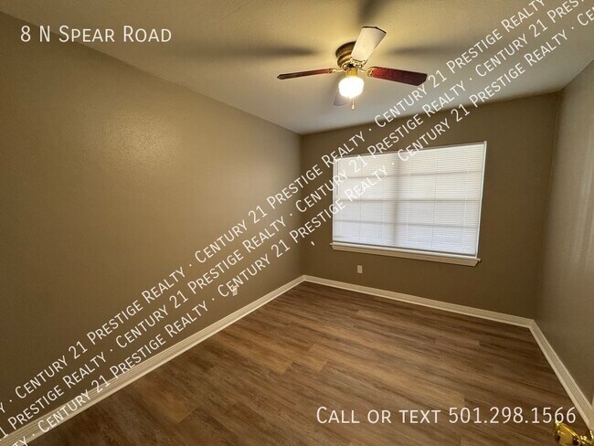 Building Photo - 8 Spear Rd