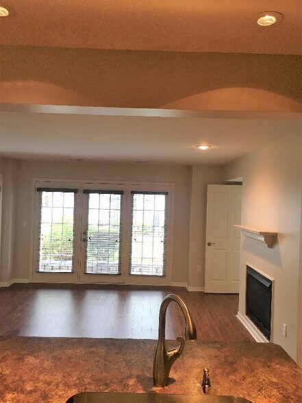 Building Photo - 2765 N Forest Rd