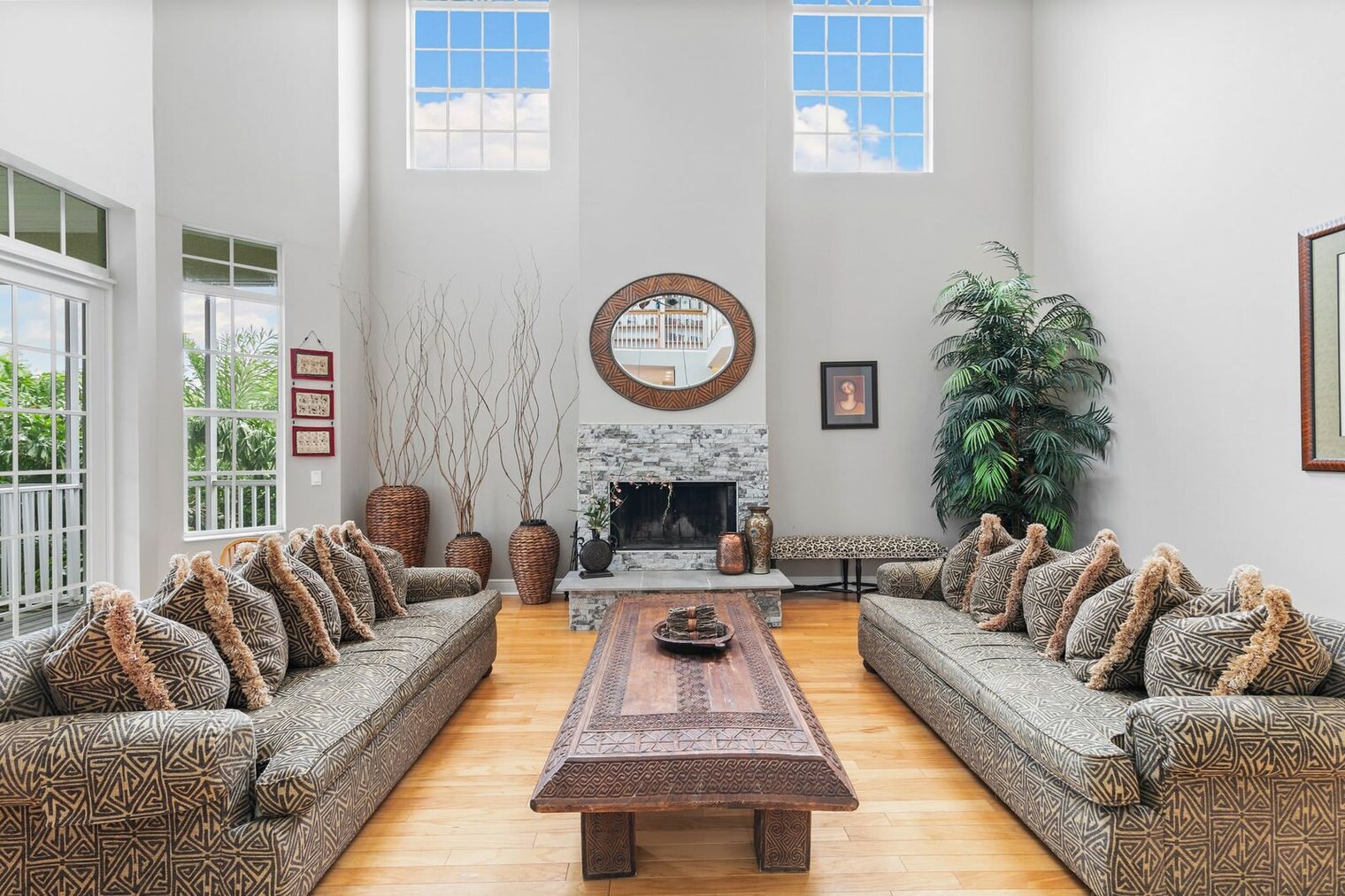 Building Photo - 1927 Sheffield Ave