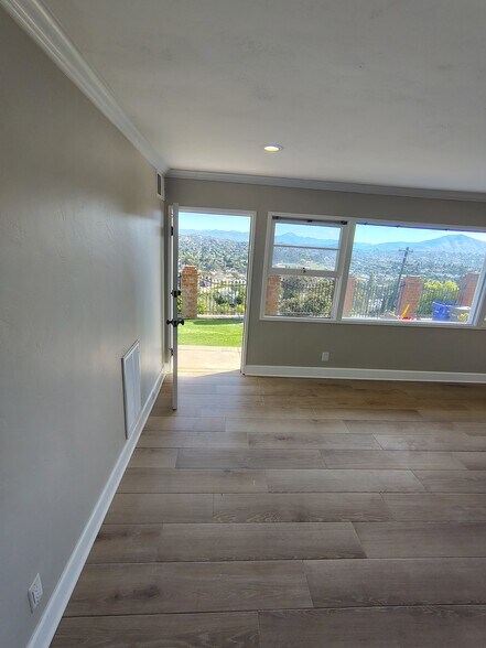 Building Photo - 4343 Valle Dr