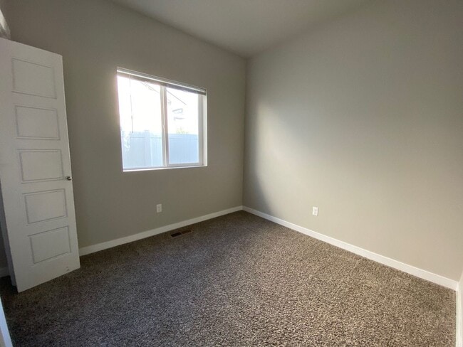 Building Photo - 2211 Ison Ct