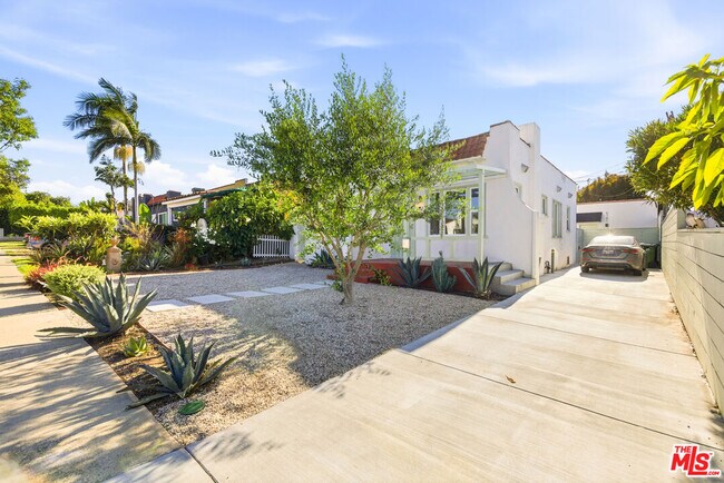 Building Photo - 6743 Arlington Ave