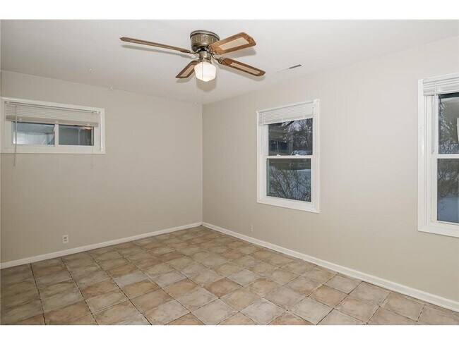 Building Photo - 1129 Skillman Ave W