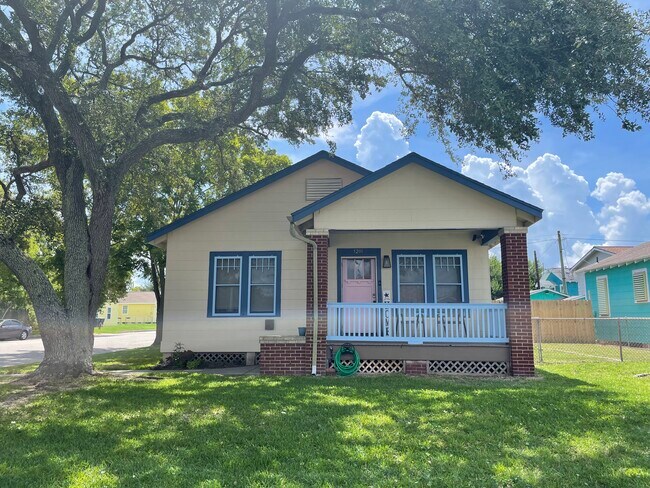 Primary Photo - 5201 Avenue O 1/2